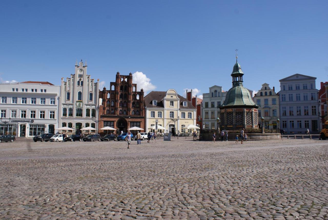 Altstadtloft Im Herzen Wismars - Abc303 By AbcWißmar エクステリア 写真