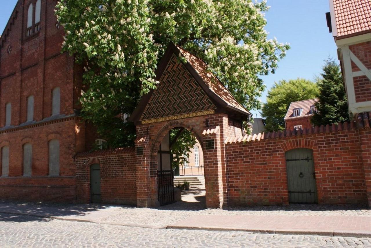 Altstadtloft Im Herzen Wismars - Abc303 By AbcWißmar エクステリア 写真